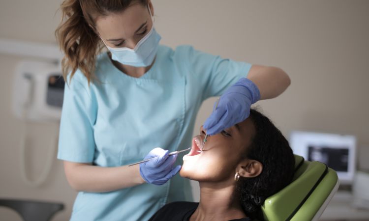 funciones de auxiliar de odontología
